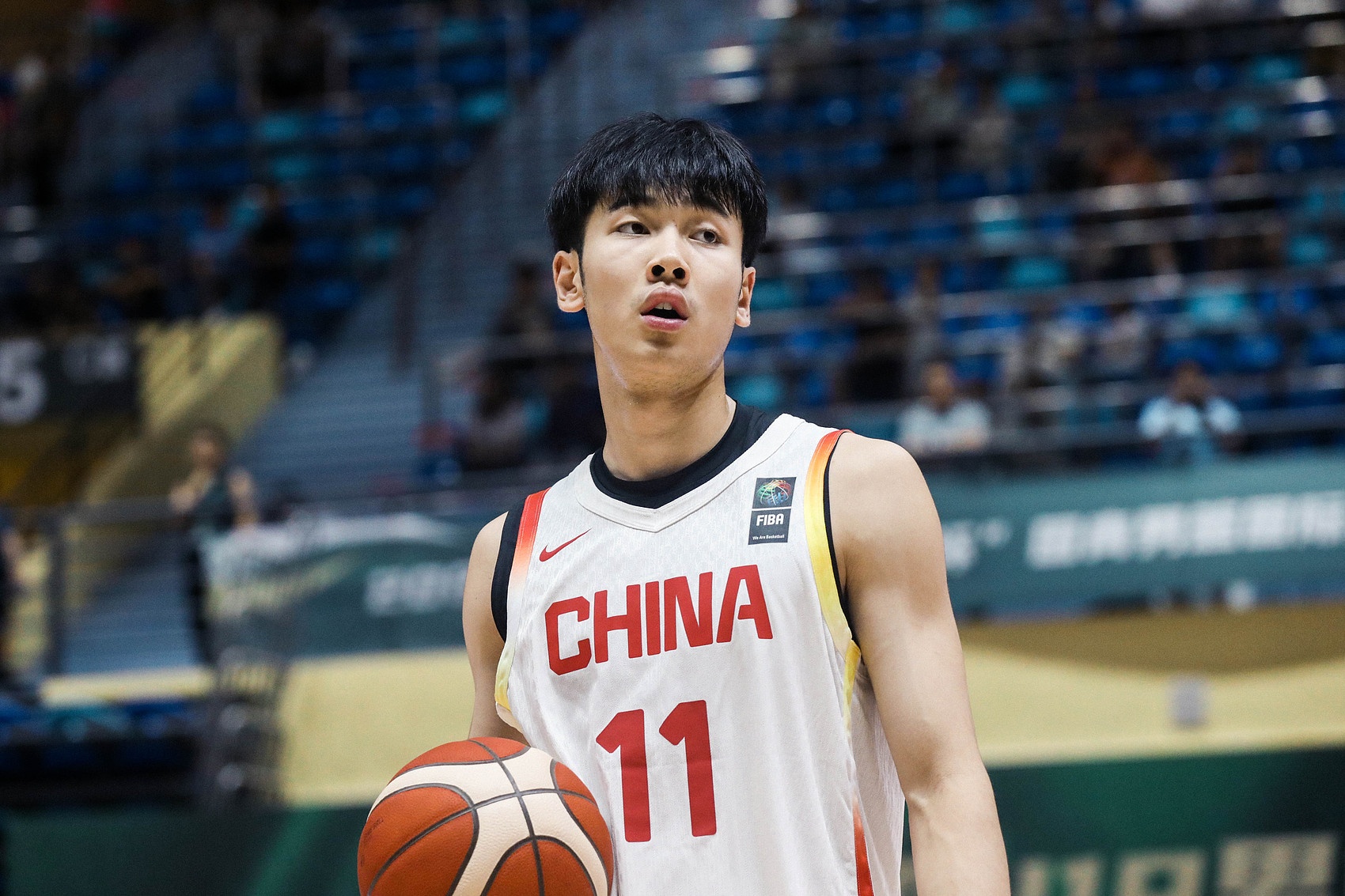 沙巴体育-媒体人：张博源选路易斯维尔会拿到更高的NIL收入 但面临更多挑战